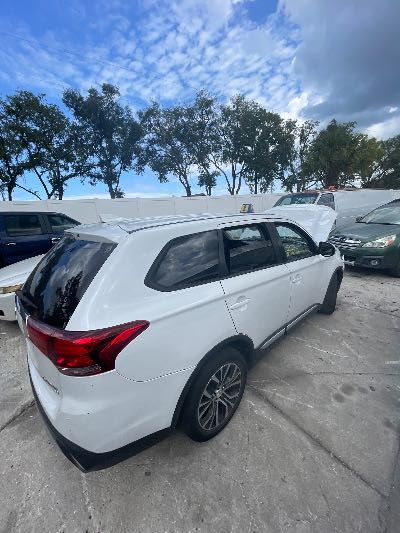2018 Mitsubishi Outlander Location - Imports - Row 20 - Stock # H52742
