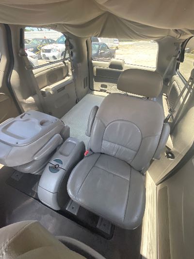 2001 Chrysler Town & Country Location - Chrysler - Row 43 - Stock # H52752