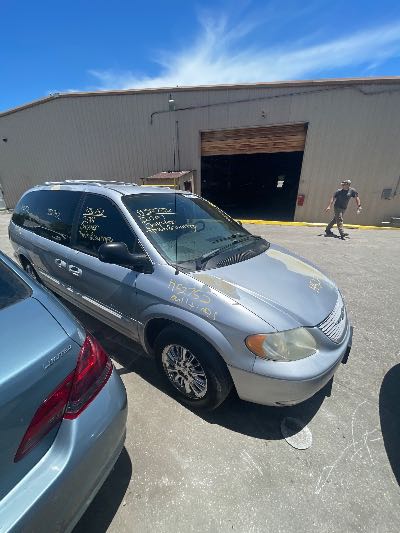 2001 Chrysler Town & Country Location - Chrysler - Row 43 - Stock # H52752
