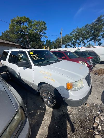2004 Ford Expedition Location - Large Trucks & Vans - Row 48 - Stock # H52754