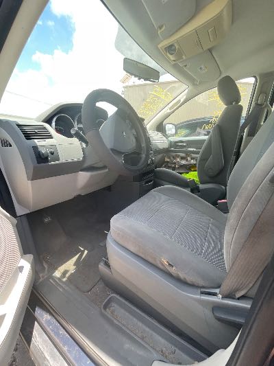 2008 Dodge Grand Caravan Location - Chrysler - Row 44 - Stock # H52805