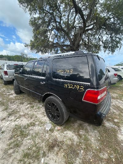 2013 Lincoln Navigator Location - Large Trucks & Vans - Row 49 - Stock # H52793
