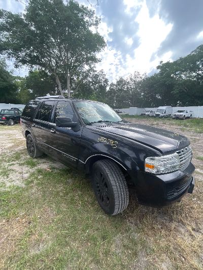 2013 Lincoln Navigator Location - Large Trucks & Vans - Row 49 - Stock # H52793