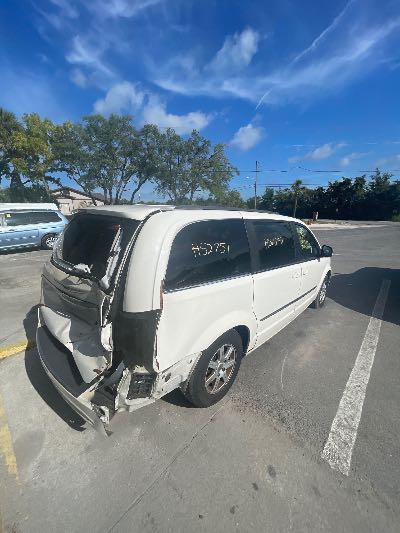 2011 Chrysler Town & Country Location - Chrysler - Row 44 - Stock # H52751