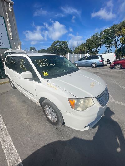 2011 Chrysler Town & Country Location - Chrysler - Row 44 - Stock # H52751