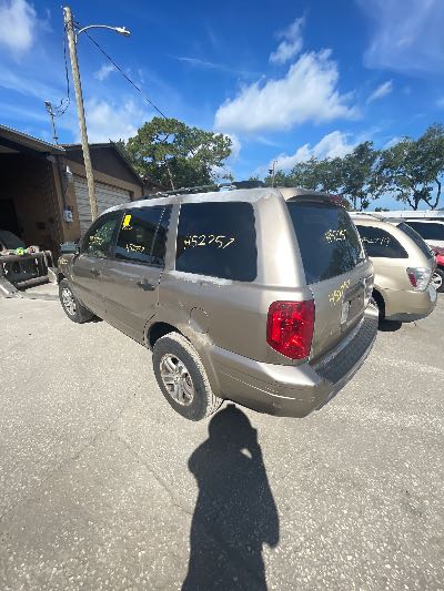 2004 Honda Pilot Location - Imports - Row 16 - Stock # H52757