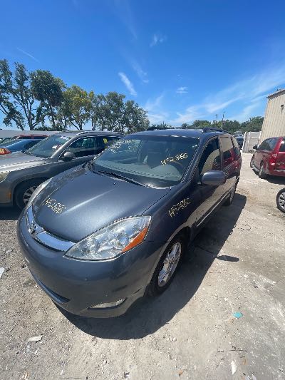 2006 Toyota Sienna Location - Imports - Row 20 - Stock # H52866