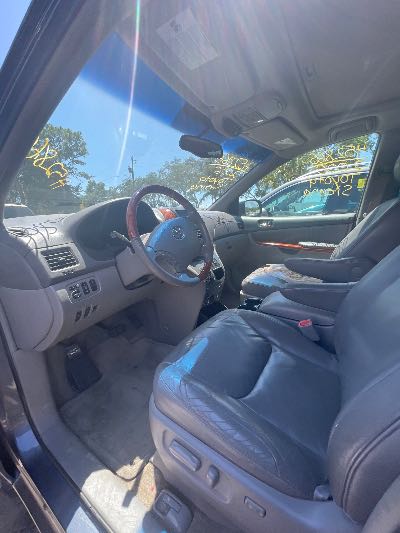 2006 Toyota Sienna Location - Imports - Row 20 - Stock # H52866