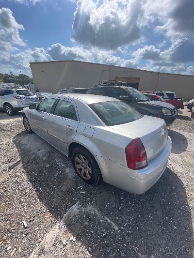 2007 Chrysler 300 Location - Chrysler - Row 47 - Stock # H52902