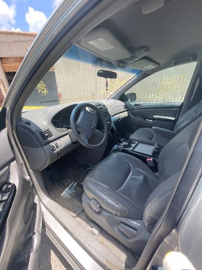 2004 Toyota Sienna Location - Imports - Row 17 - Stock # H52914