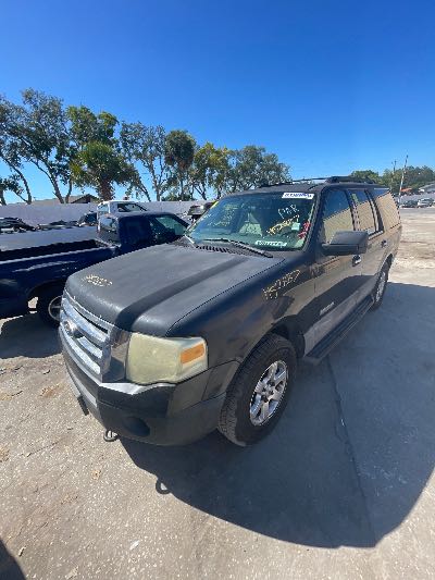 2007 Ford Expedition Location - Large Trucks & Vans - Row 49 - Stock # H52887