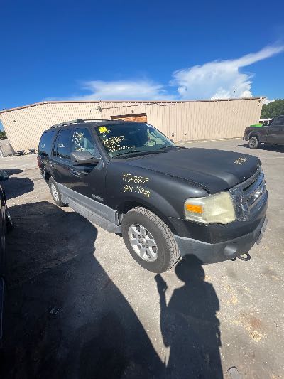 2007 Ford Expedition Location - Large Trucks & Vans - Row 49 - Stock # H52887