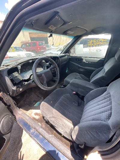 2000 Chevrolet S-10 Location - GM - Row 26 - Stock # H52946