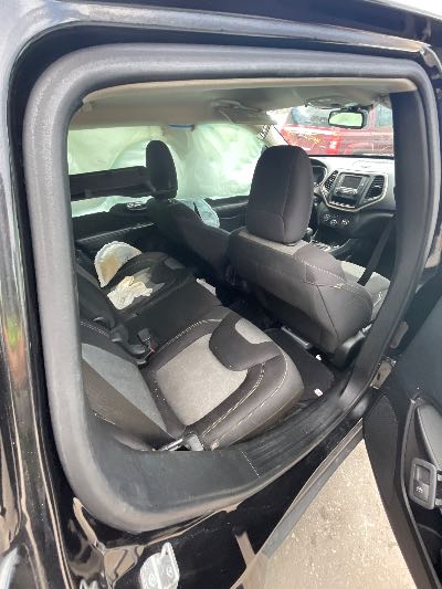 2015 Jeep Cherokee Location - Chrysler - Row 46 - Stock # H52964