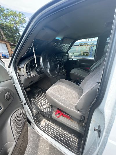 2003 Chevrolet Astro Passenger Location - GM - Row 26 - Stock # H52973