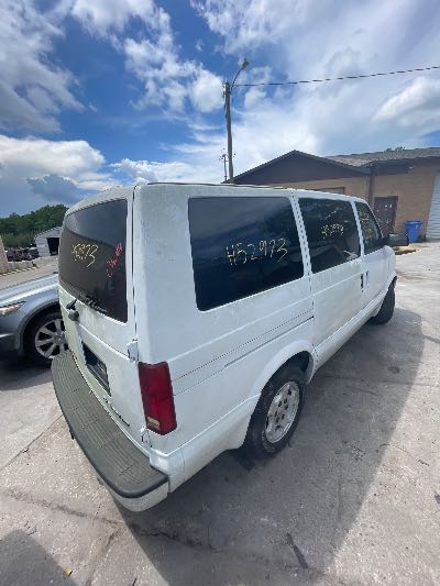 2003 Chevrolet Astro Passenger Location - GM - Row 26 - Stock # H52973