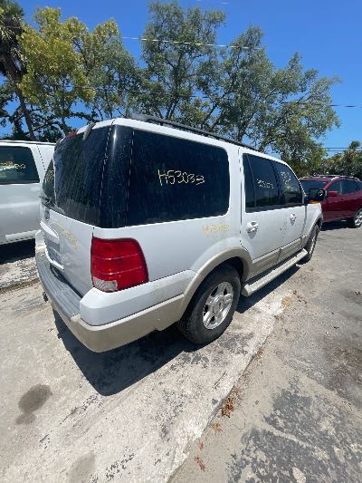 2005 Ford Expedition Location - Large Trucks & Vans - Row 15 - Stock # H53033
