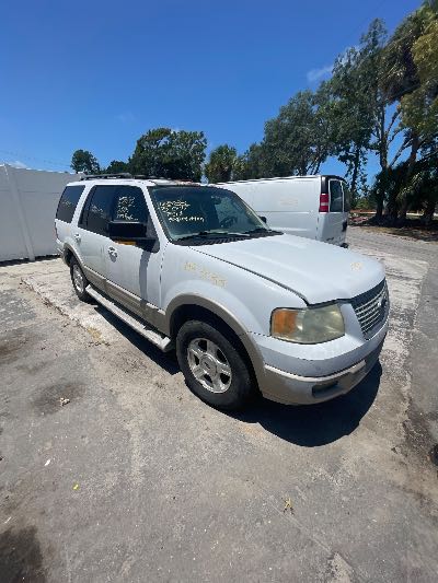 2005 Ford Expedition Location - Large Trucks & Vans - Row 15 - Stock # H53033