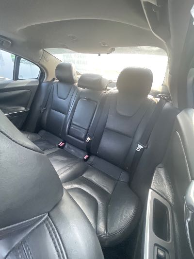 2014 Volvo S60 T5 FWD 4D Sedan 2.5 5cyl. Gasoline Location - Imports - Row 23 - Stock # H52667