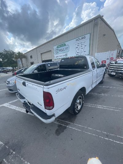 2003 Ford F-150 Location - Large Trucks & Vans - Row 14 - Stock # H53035
