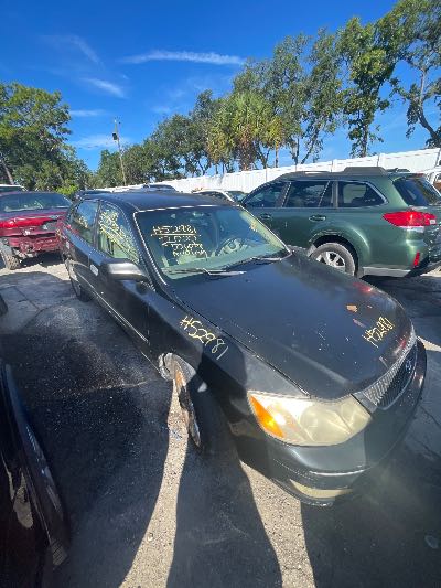 2000 Toyota Avalon Location - Imports - Row 24 - Stock # H52981