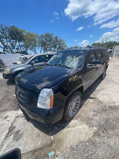 2014 Cadillac Escalade ESV Location - Large Trucks & Vans - Row 17 - Stock # H53092