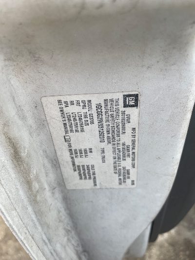 2005 Chevrolet Express Cargo Van Location - Large Trucks & Vans - Row 21 - Stock # H53067