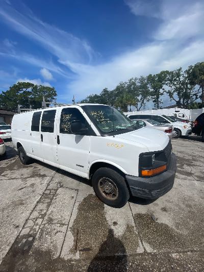 2005 Chevrolet Express Cargo Van Location - Large Trucks & Vans - Row 21 - Stock # H53067