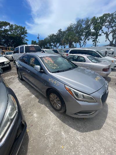 2016 Hyundai Sonata Hybrid Location - Imports - Row 26 - Stock # H53137