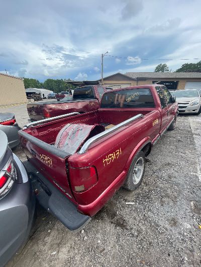 2000 Chevrolet S-10 Location - GM - Row 29 - Stock # H53131
