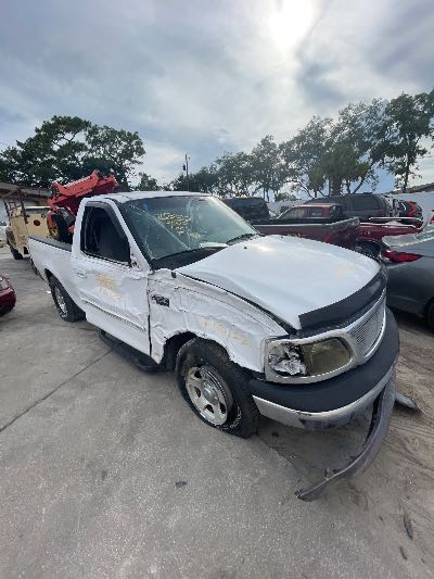 2002 Ford F-150 Location - Large Trucks & Vans - Row 17 - Stock # H53122