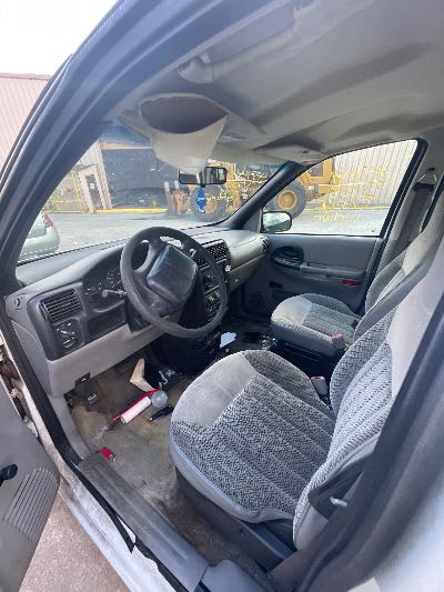2000 Chevrolet Venture Location - GM - Row 28 - Stock # H53149