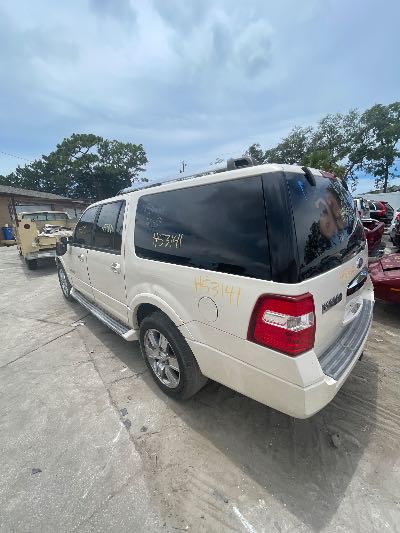 2007 Ford Expedition EL Location - Large Trucks & Vans - Row 18 - Stock # H53141