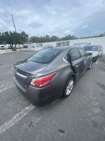 2014 Nissan Altima Location - Imports - Row 44 - Stock # H53083