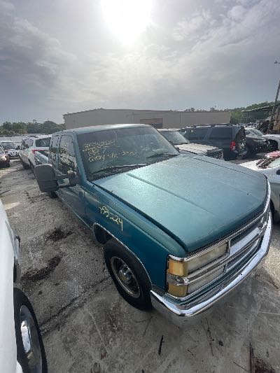 1997 Chevrolet C/K 2500 Location - Large Trucks & Vans - Row 22 - Stock # H53224