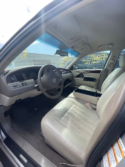 2004 Lincoln Town Car Location - Ford - Row 26 - Stock # H53250
