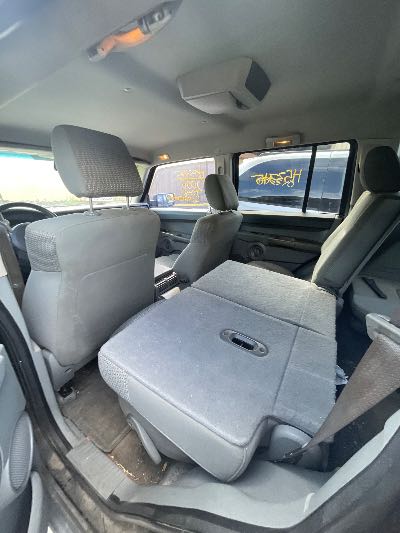 2006 Jeep Commander Location - Chrysler - Row 42 - Stock # H53345