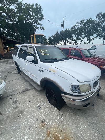 2001 Ford Expedition Location - Large Trucks & Vans - Row 24 - Stock # H53365