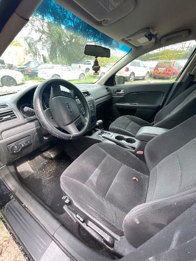 2006 Ford Fusion Location - Ford - Row 25 - Stock # H53247