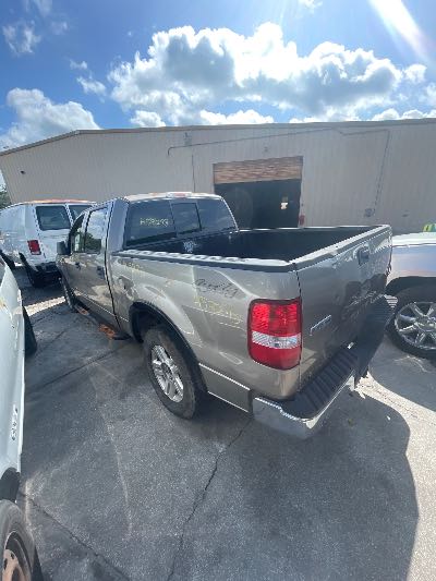 2004 Ford F-150 Location - Large Trucks & Vans - Row 22 - Stock # H53293