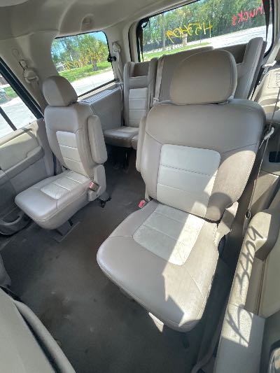 2003 Ford Expedition Location - Large Trucks & Vans - Row 23 - Stock # H53409