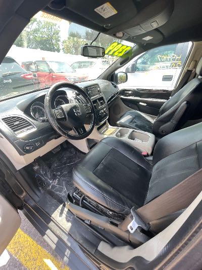 2017 Dodge Grand Caravan Location - Chrysler - Row 44 - Stock # H53407