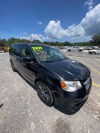 2017 Dodge Grand Caravan Location - Chrysler - Row 44 - Stock # H53407