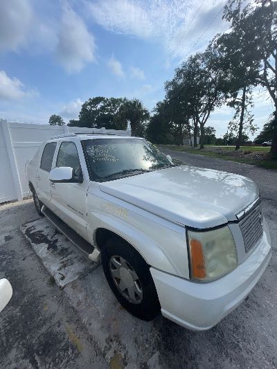 2003 Cadillac Escalade EXT Location - Large Trucks & Vans - Row 24 - Stock # H53398