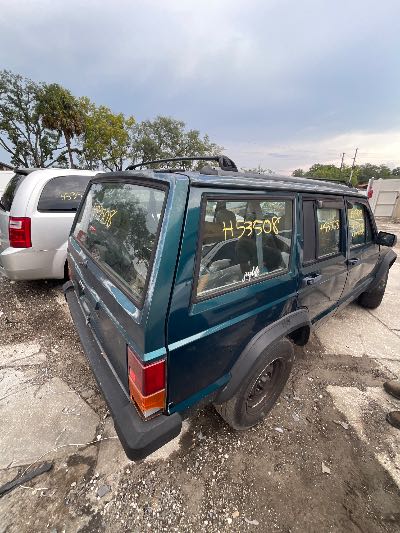 1995 Jeep Cherokee Location - Chrysler - Row 44 - Stock # H53508