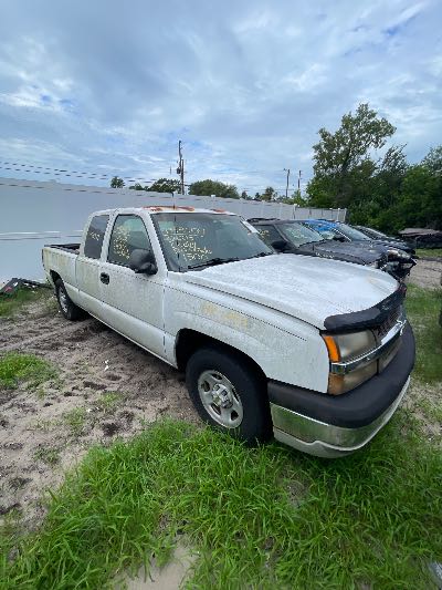 2003 Chevrolet Silverado 1500 Location - Large Trucks & Vans - Row 29 - Stock # H53454