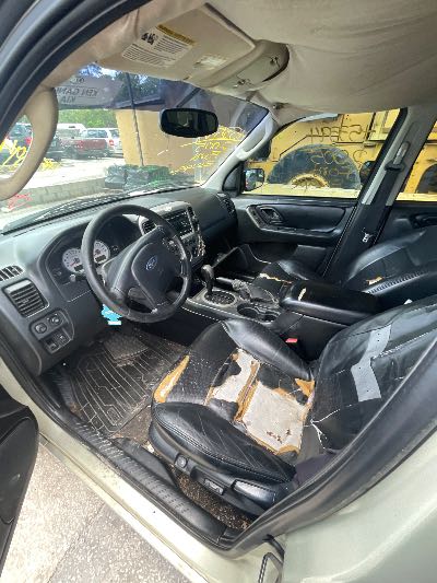 2005 Ford Escape Location - Ford - Row 27 - Stock # H53594