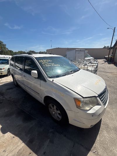 2010 Chrysler Town & Country Location - Chrysler - Row 45 - Stock # H53632