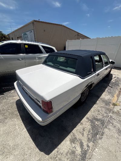 1997 Lincoln Town Car Location - Ford - Row 28 - Stock # H53617