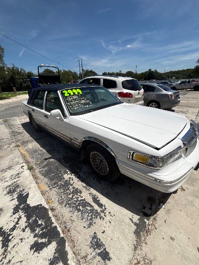1997 Lincoln Town Car Location - Ford - Row 28 - Stock # H53617